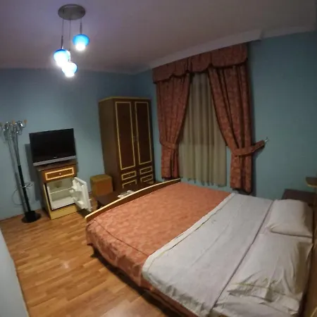 Hotel Megklaus Tirana